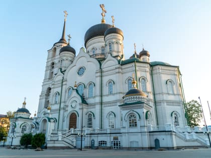 Митрополит Воронежский и Лискинский Сергий возглавил служение Божественной литургии