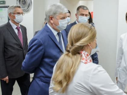 Губернатор Воронежской области установил дополнительные выплаты для медиков до 18,5 тысячи рублей