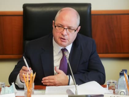 «Главная задача российских властей сейчас — обеспечение роста внутренней экономики», - заявил председатель комитета Госдумы по вопросам собственности Сергей Гаврилов