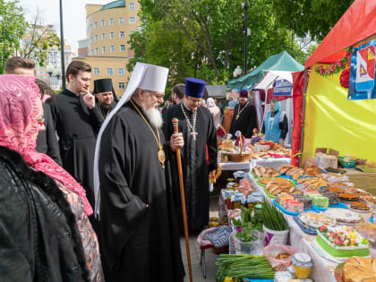 Митрополит Воронежский и Лискинский Сергий открыл благотворительную ярмарку Женсовета Воронежской митрополии