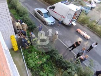 В Воронеже девочка выпала из окна 5 этажа и выжила
