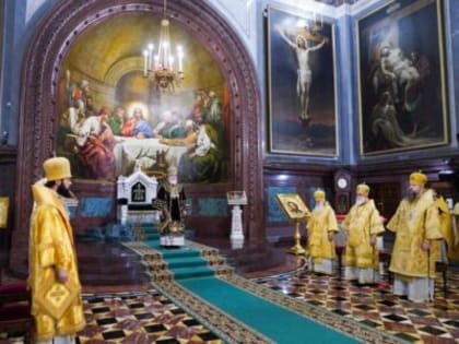 Преосвященнейший епископ Дионисий сослужил Святейшему Патриарху Кириллу за Божественной литургией в четырнадцатую годовщину интронизации Предстоятеля Русской Православной Церкви