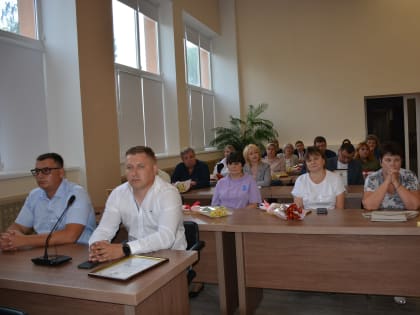 Более 40 жителей района наградили на сессии райсовета