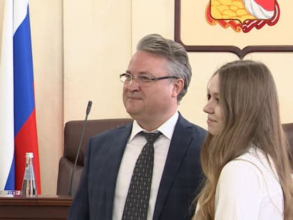 Мэр Воронежа лично пригласил на общегородской выпускной школьников из замещающих семей