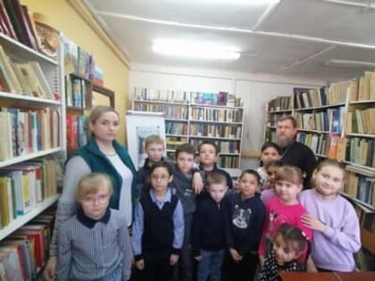 Настоятель храма Покрова Пресвятой Богородицы с. Шапошниковка посетил Бугаевскую СОШ Ольховатского района