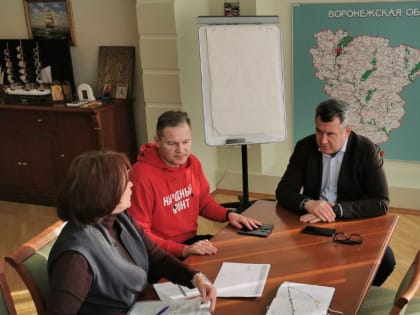 Руководитель Воронежских налоговиков Николай Приставка и руководитель исполкома регионального отделения Народный фронт Александр Гончаров договорились о взаимодействии