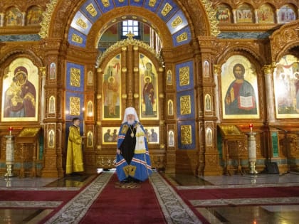 Глава Воронежской митрополии совершил воскресное богослужение в Благовещенском кафедральном соборе