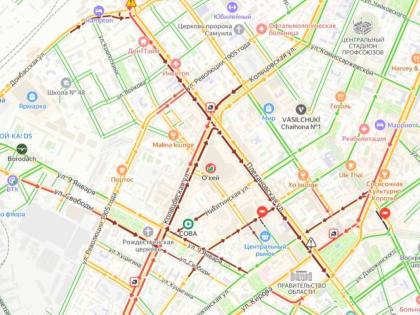 Центр Воронежа встал в пробках после дождя и ураганного ветра