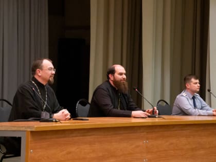 В рамках Международного дня борьбы с наркоманией состоялась встреча курсантов с представителями Воронежской епархии