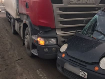 В Воронежской области в ДТП фуры и Daewoo Matiz погибли 2 человека