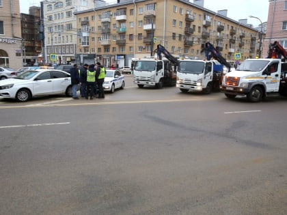 В Воронеже эвакуировали почти 300 автомобилей