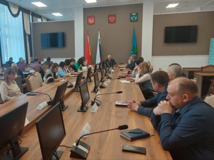 Глава Воробьёвского муниципального района провел ежемесячное совещание