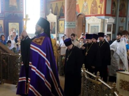 Епископ Дионисий совершил Литургию и хиротонию во пресвитера в Ильинском кафедральном соборе