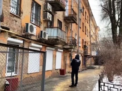 На разваливающийся дом в центре Воронежа обратил внимание Следком