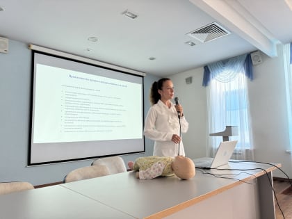 Обучение правильному кормлению грудью в Перинатальном центре