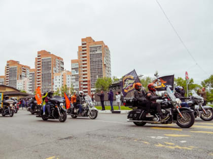 В Воронеже прошел мотопарад в честь Дня Победы