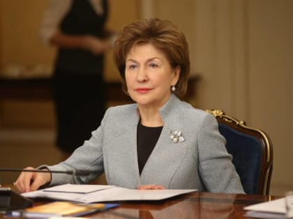 Организация школьного питания, дефицит педагогических кадров, зачисление ребенка в школу: Галина Карелова провела прием граждан