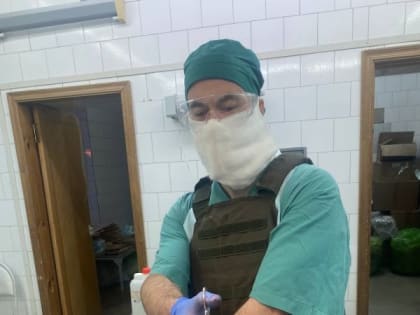 Хирурги в бронежилетах достали взрыватель из ноги пациента в Белгородской области