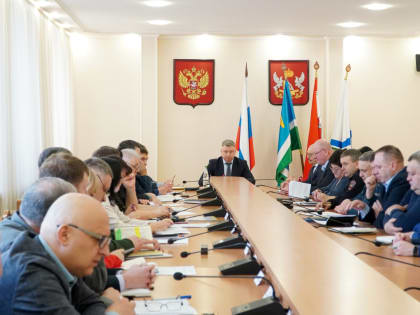 На планёрке в администрации