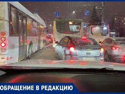 «Унижение» легковушек автобусами показали на примере сбоя выделенок в центре Воронежа