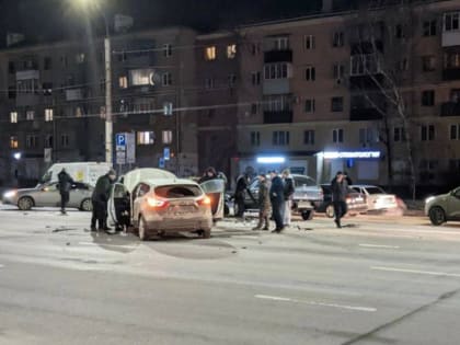 В Воронеже произошло массово ДТП: есть пострадавший