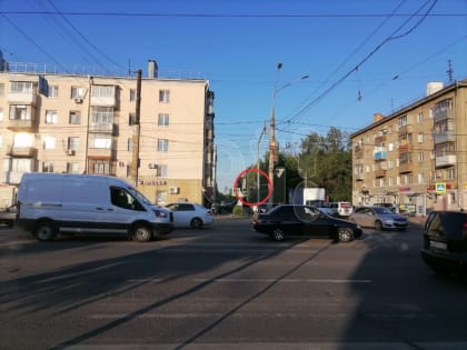 «Страшновато переходить дорогу». Не работают светофоры на Московском проспекте