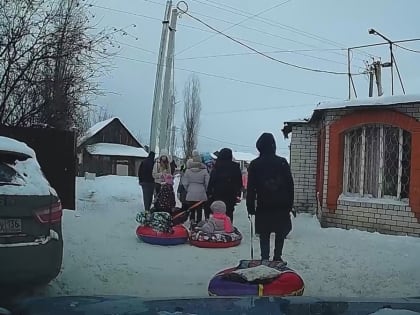 Воронежцы пожаловались на создающую опасность тюбинговую трассу в Отрадном