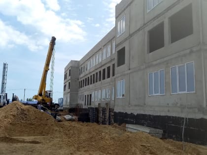 В Бобровском районе продолжается строительство детского сада