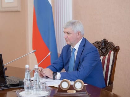 Воронежский губернатор поручил увеличивать зарплату бюджетников с опережением инфляции