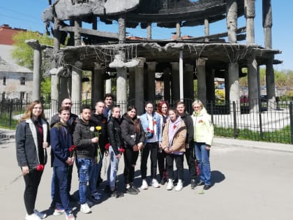 Студенты и преподаватели ВГАС в канун 9 мая побывали на экскурсии по местам боев за Воронеж