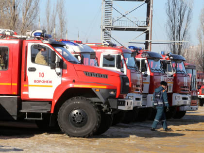 Пожарные машины съедутся к воронежскому ТЦ