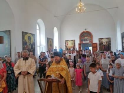 Молебен перед началом нового учебного года в храме Покрова сл. Шапошниковка