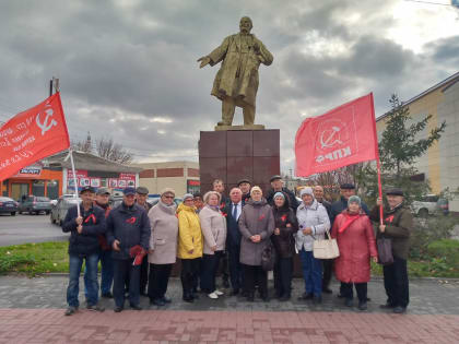 Красный Октябрь шагает по области