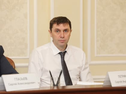 Работы по устранению дефектов дорожного полотна, сроки восстановления Каменного моста и благоустройство сквера «Примирения и согласия» обсудили на малой планерке у главы Воронежа