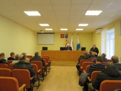 Сегодня глава района Владимир Просветов провел очередное заседание районной комиссии по безопасности дорожного движения