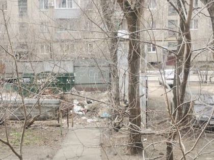 «Вонь стоит нереальная!» Воронежцам надоело терпеть доверху заваленную мусором свалку