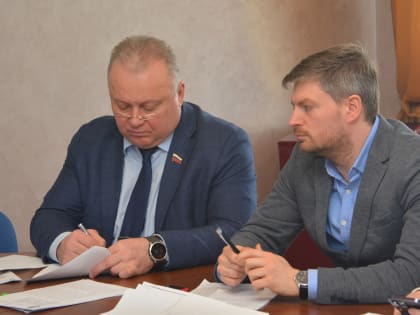 Депутаты заслушали информацию о транспортной доступности мега-школы