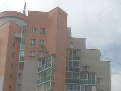 «Лопнул жилой дом!». Трещина появилась на здании 16-этажки в Воронеже