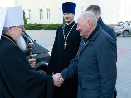 В Неделю 2-ю по Пасхе митрополит Воронежский и Лискинский Сергий возглавил богослужение в Владимирском соборе г. Лиски