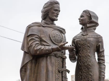 В Нововоронеже при поддержке атомщиков появился памятник святым Петру и Февронии