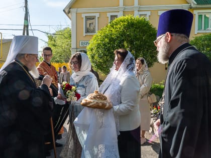 В Неделю святых жен-мироносиц митрополит Воронежский и Лискинский Сергий возглавил богослужение в Воскресенском храме г. Воронежа