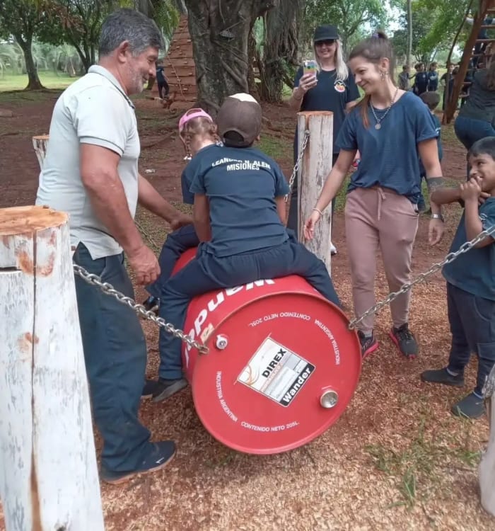Niños disfrutando al aire libre