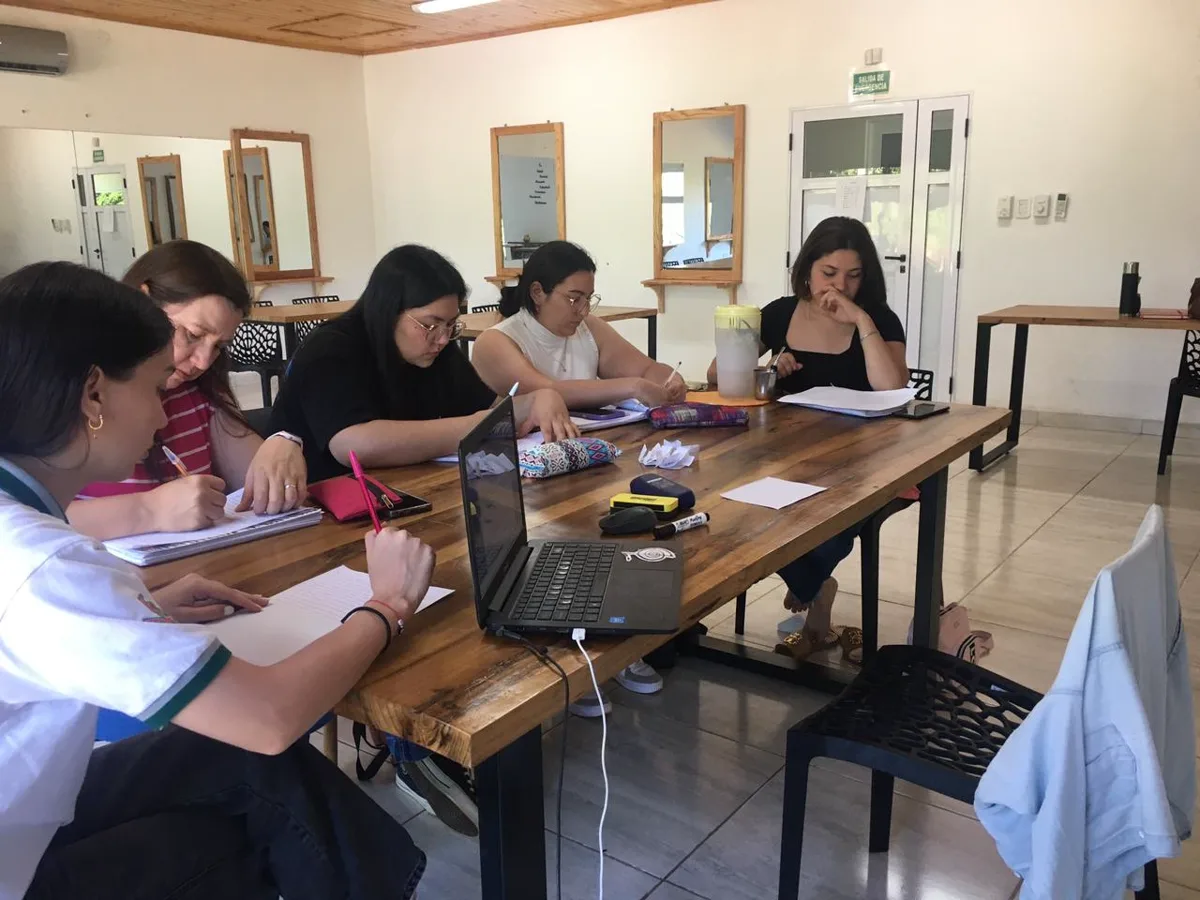 Actividad grupal de los alumnos de la Fundación