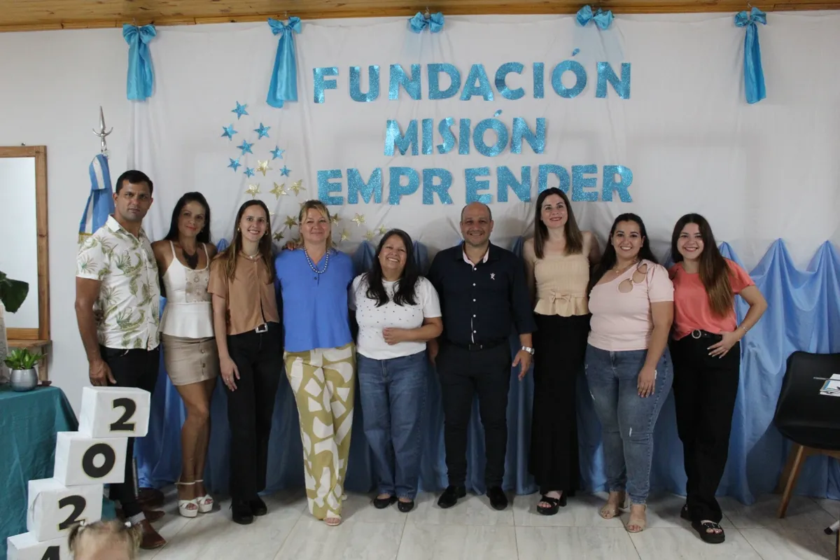 Trabajo en grupo de los alumnos de la Fundación