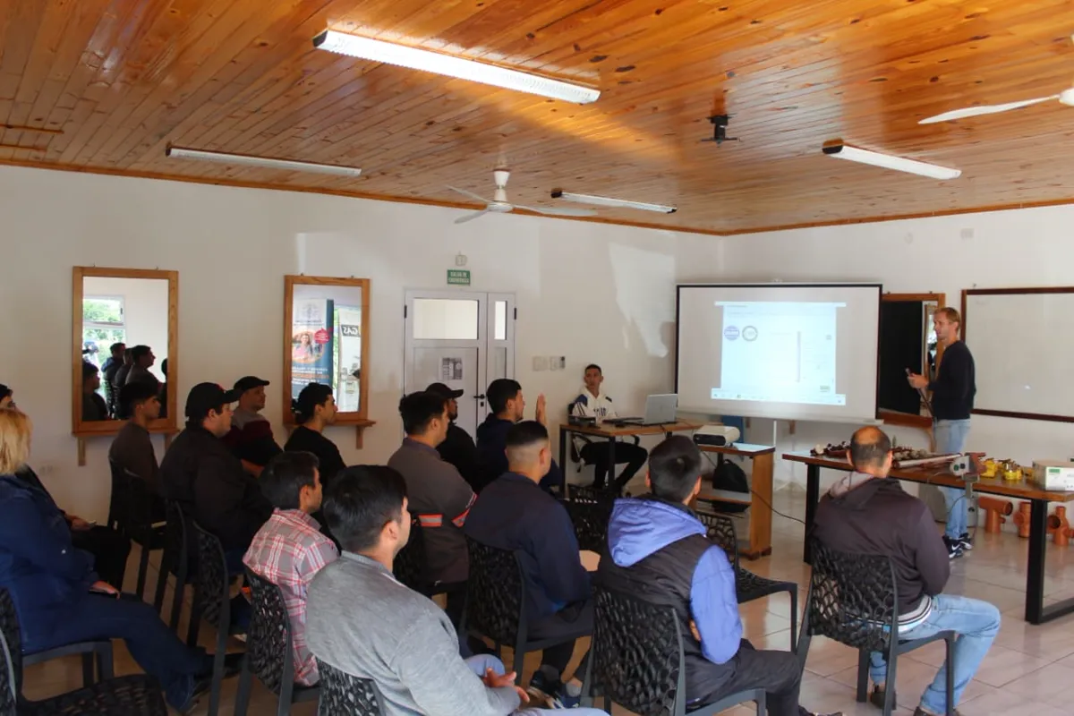 Alumnos en taller de la Fundación