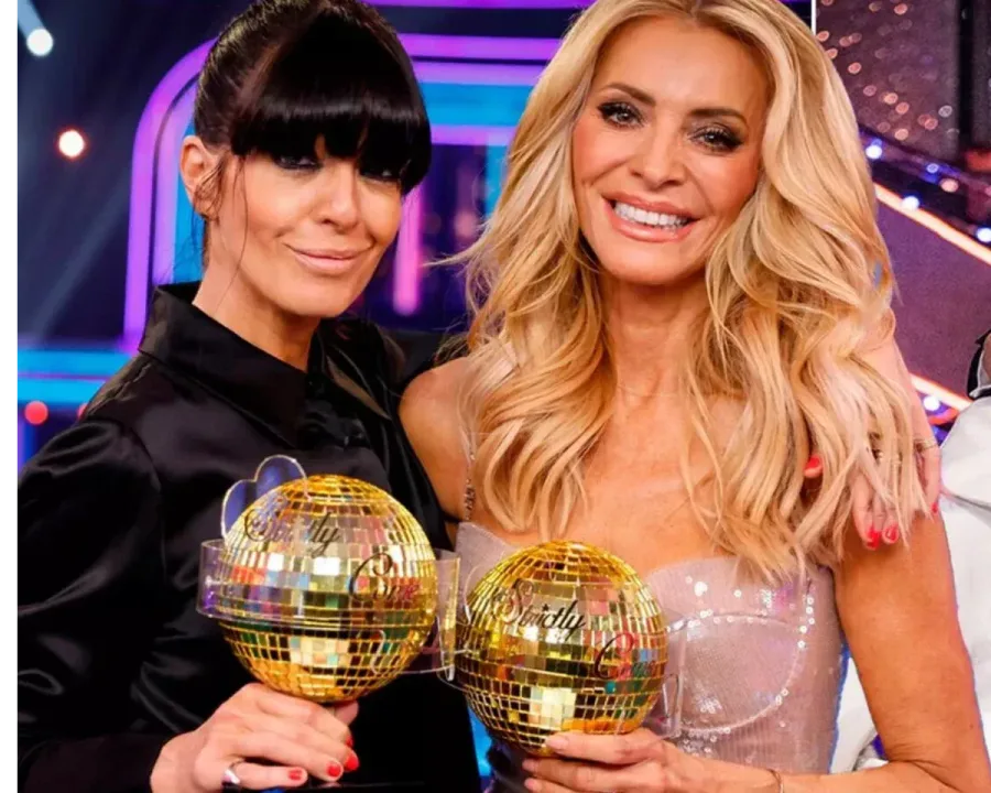 Tess Daly performs the Argentine Tango for her final Strictly performance