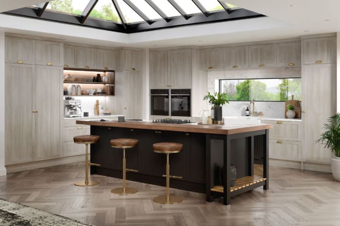 Shaker style kitchen door replacement in a modern kitchen
