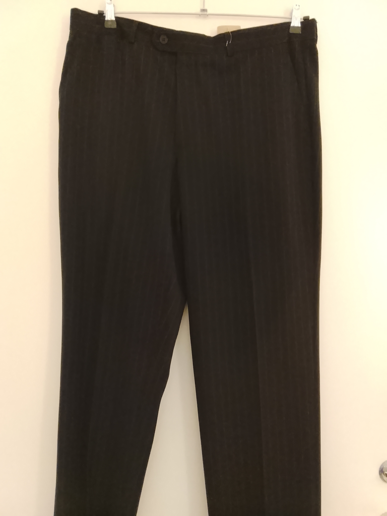 Mörka randiga kostymbyxor