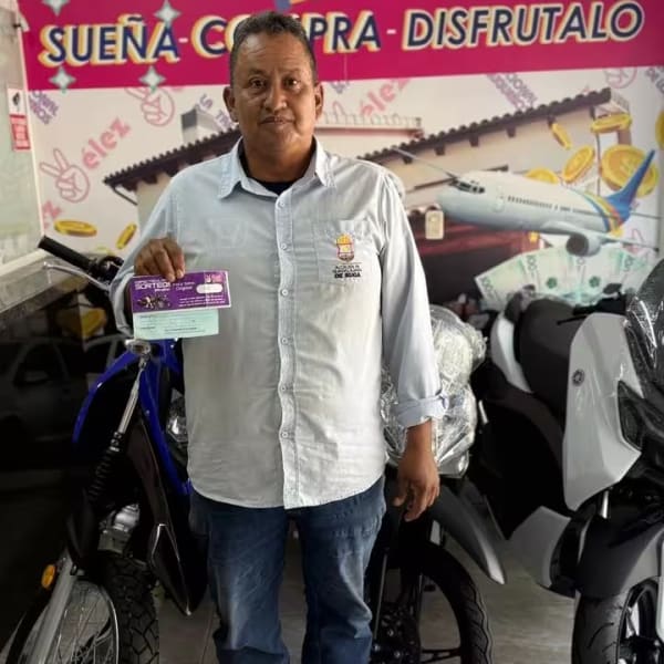 Feliz Ganador Rifas Vélez