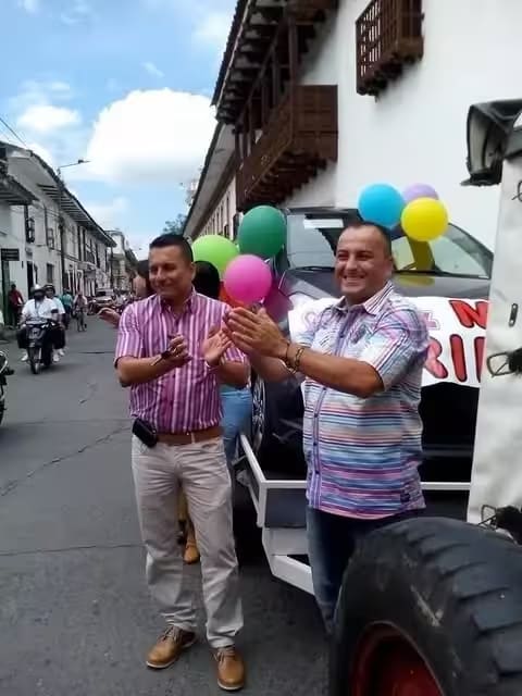 Feliz Ganador Rifas Vélez
